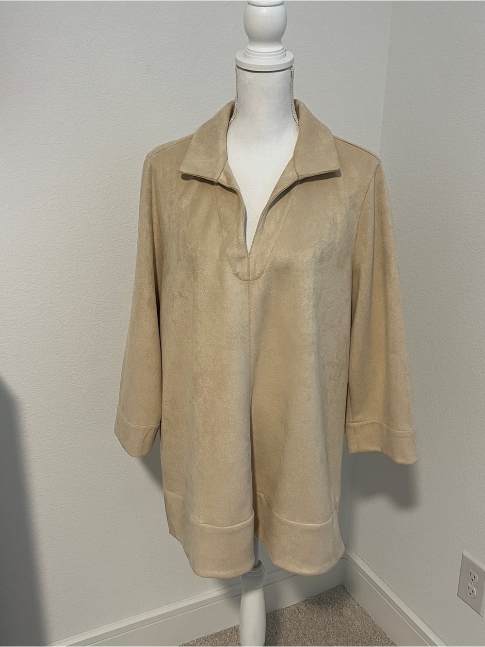 EUC Tuckernuck Women’s Suede-Look Beige Pullover Tunic Top - XXL